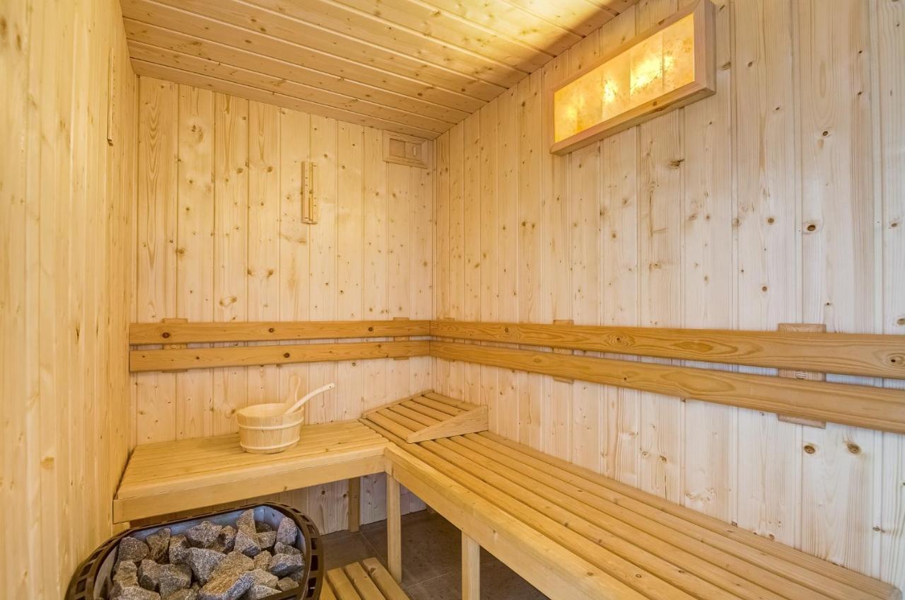 Znamirowice Znamirowickachata Sauna Jacuzzi Spa מראה חיצוני תמונה